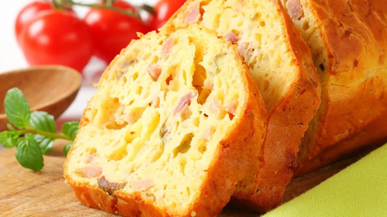 Çay saatlerinin yeni favorisi olacak! Glütensiz tuzlu kek tarifi