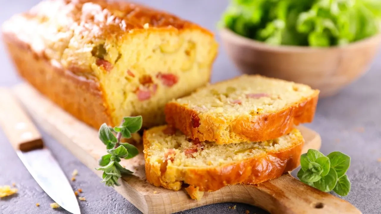 Çay saatlerinin yeni favorisi olacak! Glütensiz tuzlu kek tarifi