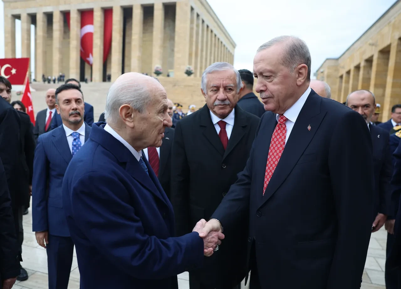 Cumhurbaşkanı Erdoğan’ın Anıtkabir töreninde taktığı kravat dikkat çekti