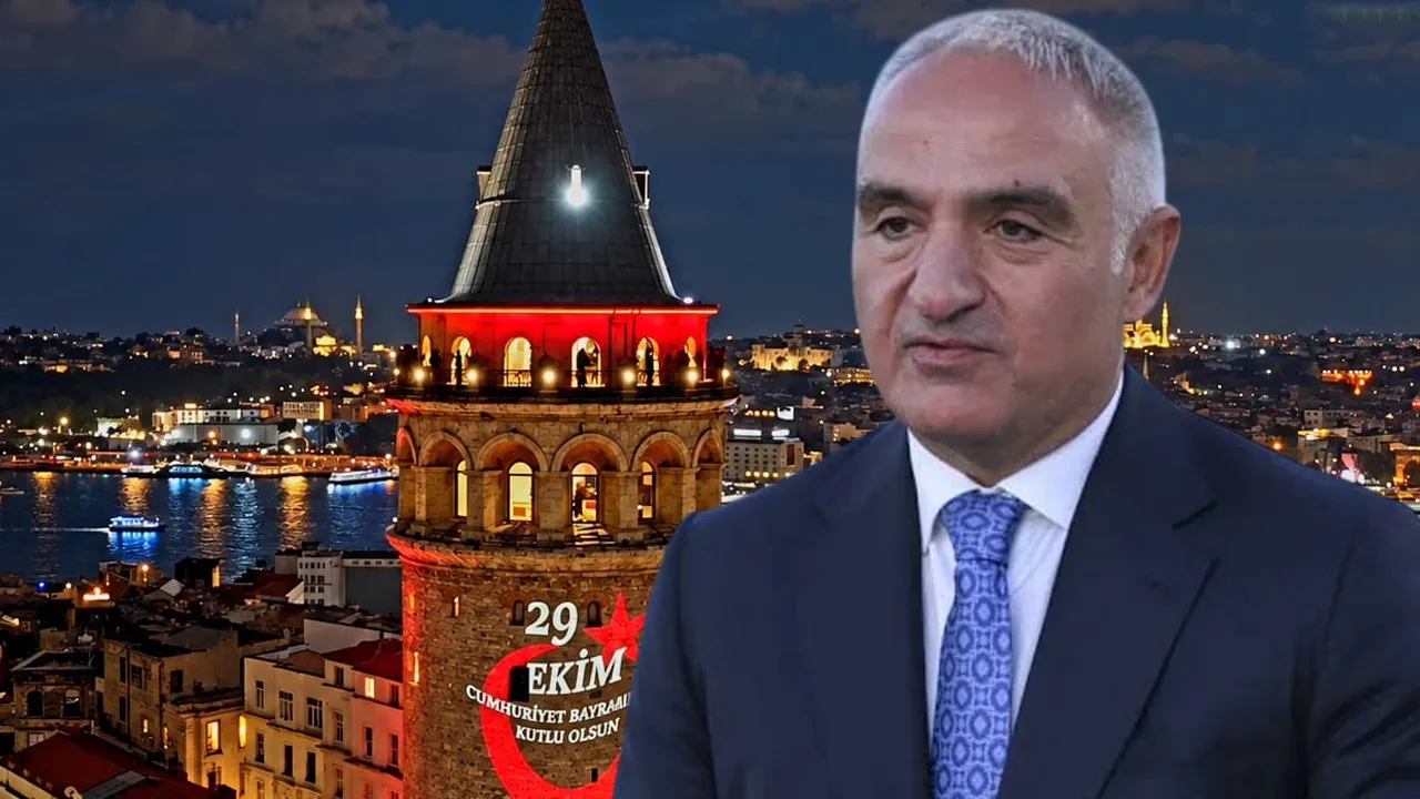 Cumhuriyet'in 103 yıllık ışığı Galata Kulesi'nde! Bakan Ersoy'dan 'İlelebet parlayacak' mesajı