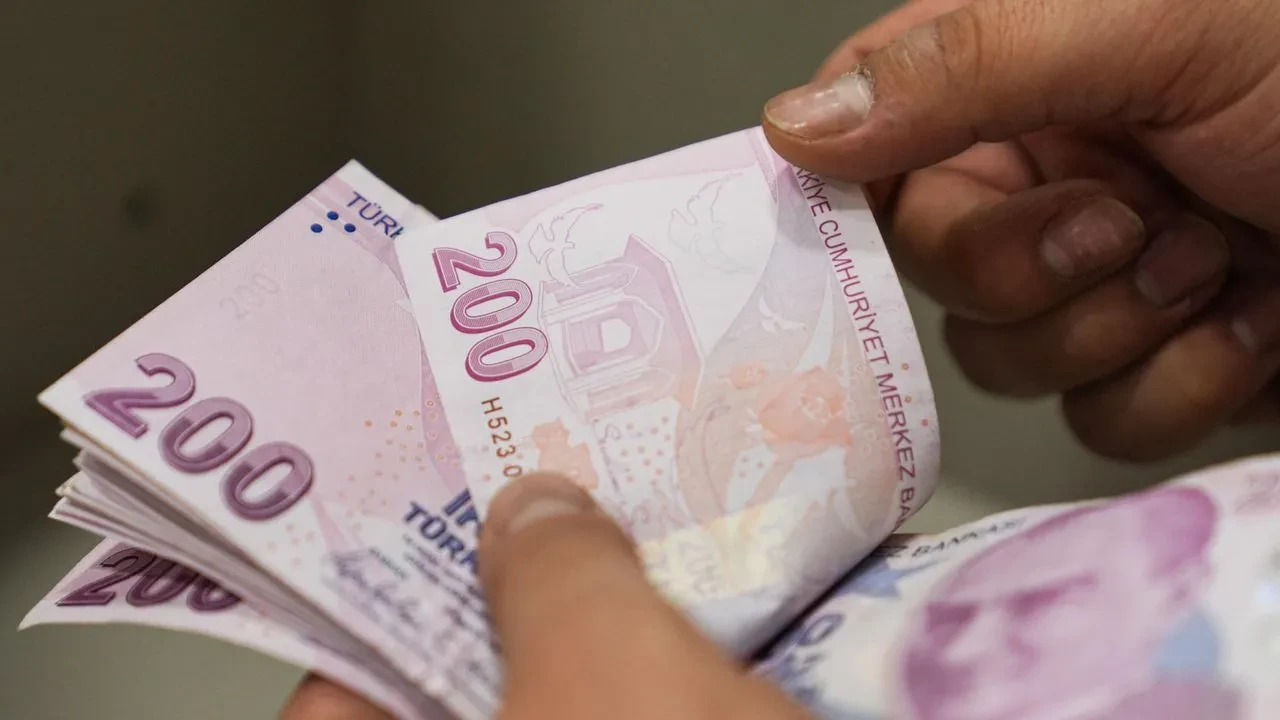Emekliler kalıcı çözüm istiyor: İntibak Yasası çıkarılsın, kök aylıklar düzeltisin
