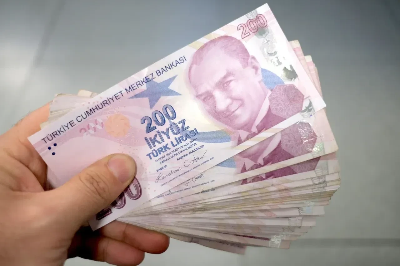 Emekliler kalıcı çözüm istiyor: İntibak yasası çıkarılsın, kök aylıklar düzeltisin