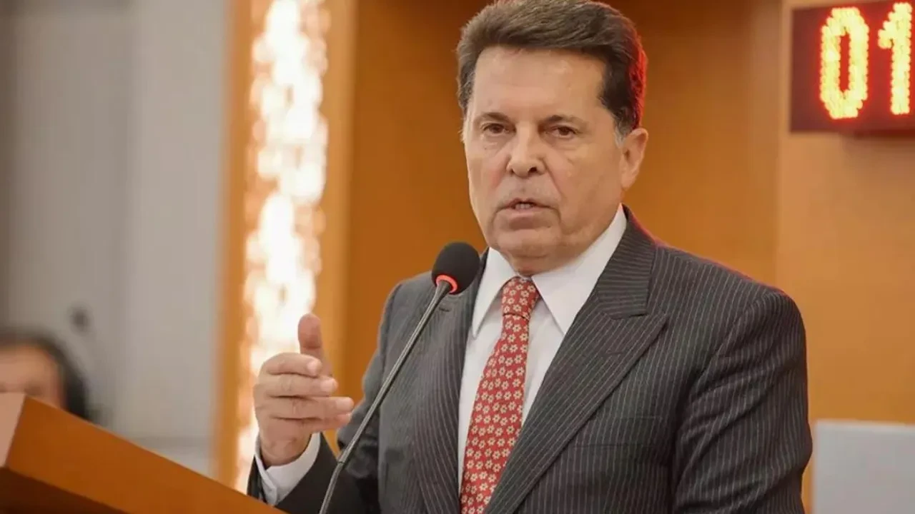 Eski Esenyurt Belediye Başkanı Ahmet Özer Yeni Parti'ye katıldı