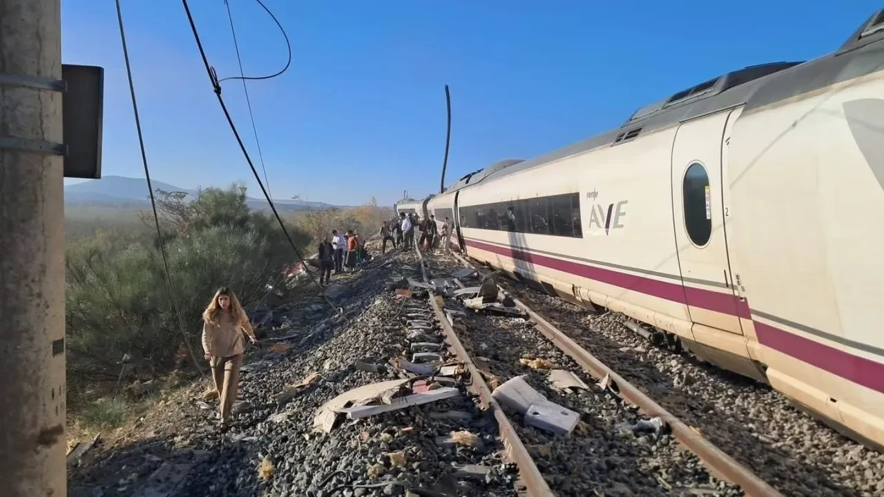 İspanya'daki tren faciasında ölümcül hata! Kaza öncesi telsiz kayıtları ortaya çıktı