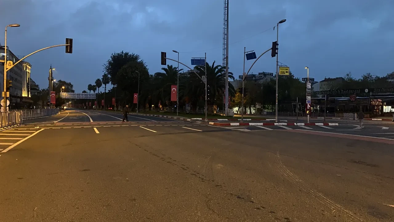 İstanbul Valiliği duyurdu: Vatan Caddesi kortej geçişi ertelendi