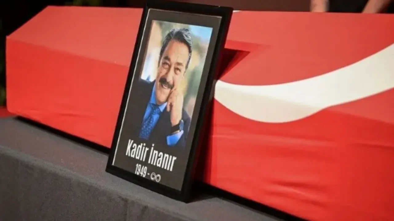 Kadir İnanır'ın mirasından pay vereceği kişiyi Jülide Kural açıkladı 