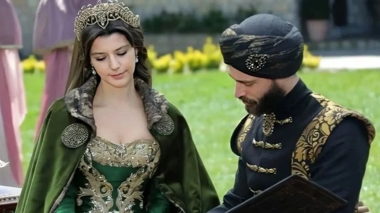 Muhteşem Yüzyıl Kösem’in yıldızları 10 yıl sonra aynı filmde! Beren Saat ve Ekin Koç yeniden partner oluyor