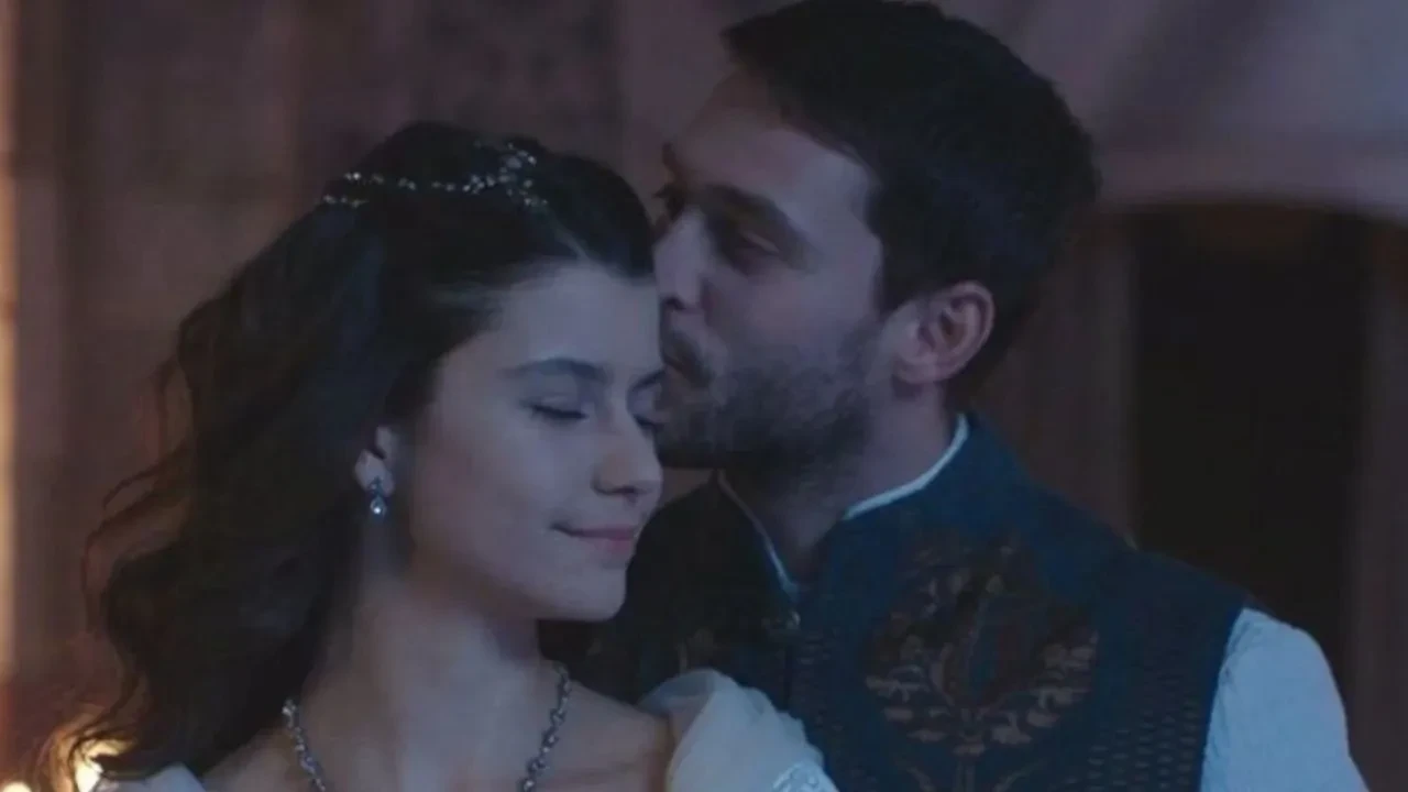 Muhteşem Yüzyıl Kösem’in yıldızları 10 yıl sonra aynı filmde! Beren Saat ve Ekin Koç yeniden partner oluyor