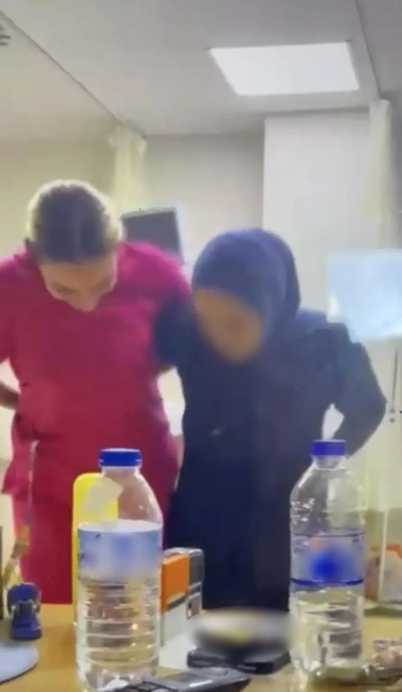 Şarkıcı Güllü’nün kızı Tuğyan Ülkem Gülter hakkında şok görüntüler: Yoğun bakımda halay çektiği anlar gündemde