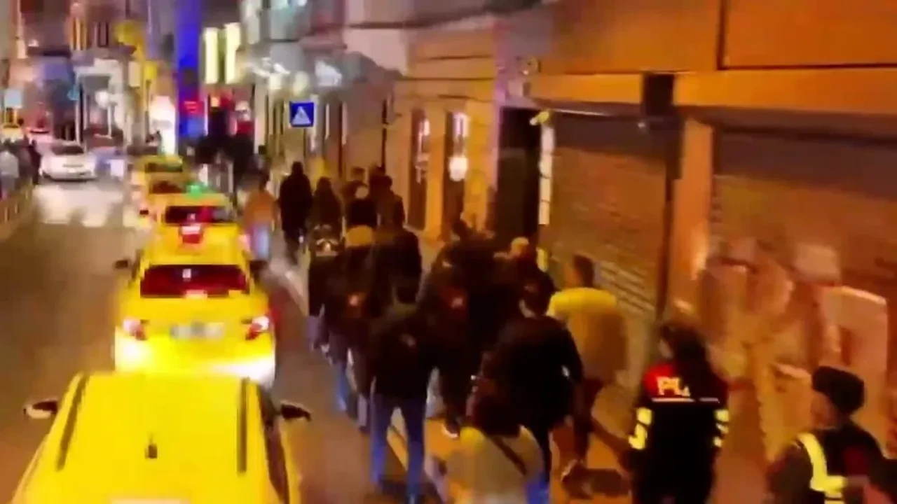 Beyoğlu'nda sokaklardan eğlence mekanlarına kapsamlı denetim