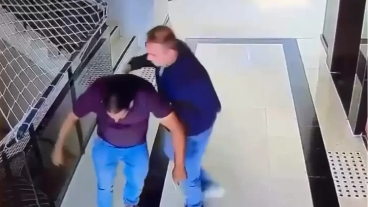 Boğazına şeker kaçan kişi Heimlich manevrasıyla kurtuldu
