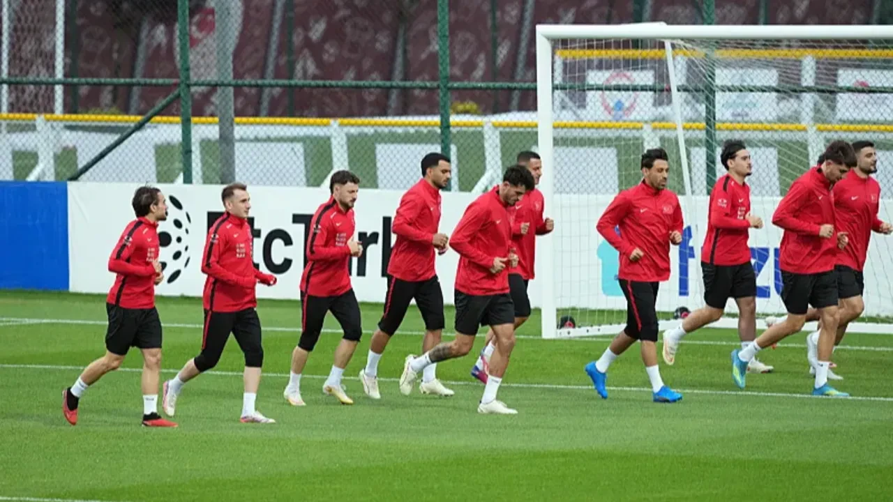 TFF açıkladı: İki futbolcu A Milli Takım kampından ayrıldı