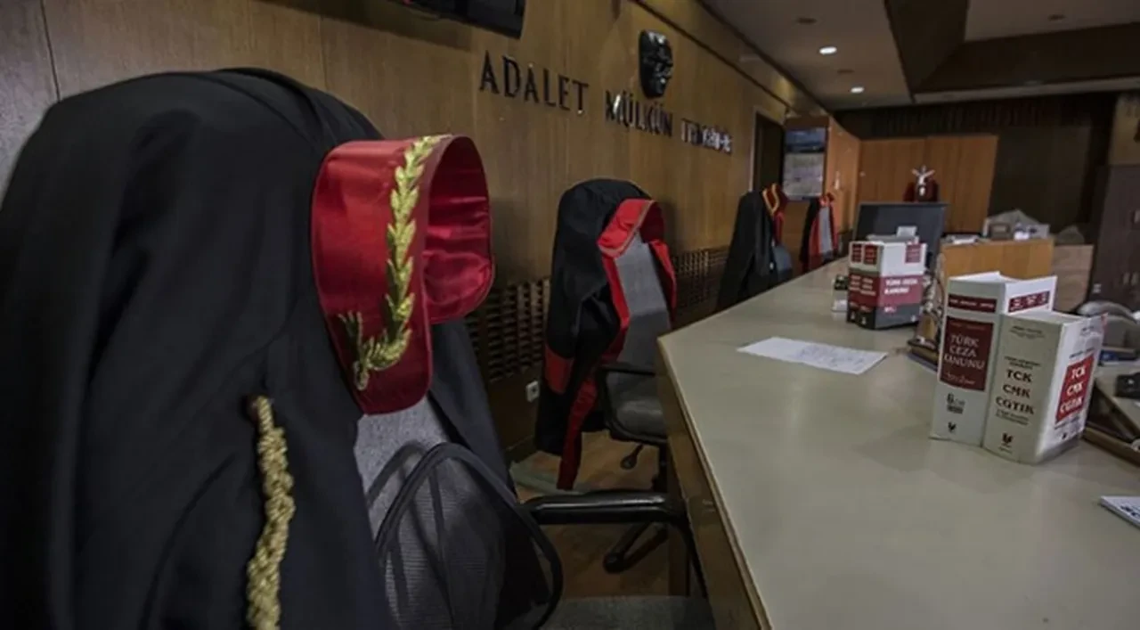 Yalova Adliyesi'ne yolsuzluk soruşturması: Tayinleri çıkan 2 şüpheli tutuklandı
