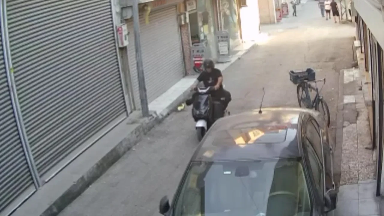 Adana'da film gibi soygun! Motosikletini boyadı, geçici dövme yaptırdı: 115 kilo gümüşü çuvala koyup böyle çaldı