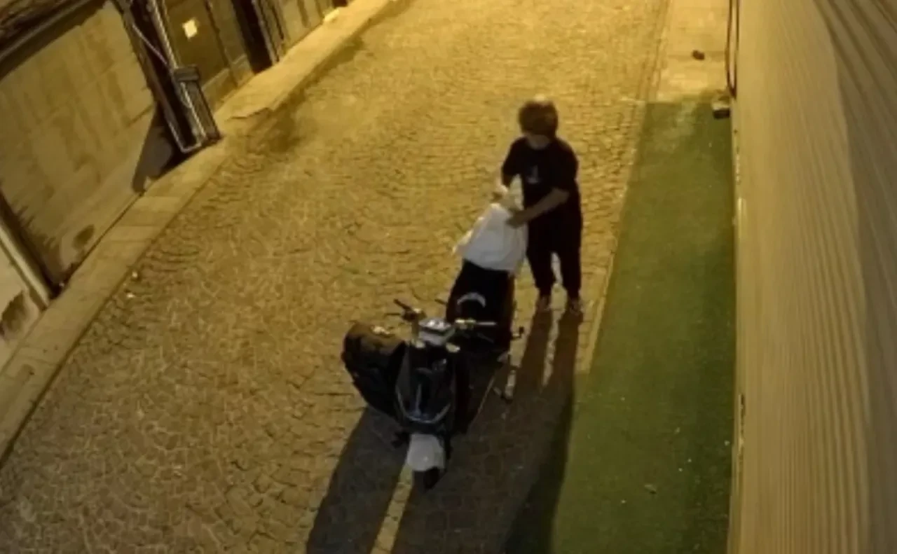 Adana'da film gibi soygun! Motosikletini boyadı, geçici dövme yaptırdı: 115 kilo gümüşü çuvala koyup böyle çaldı