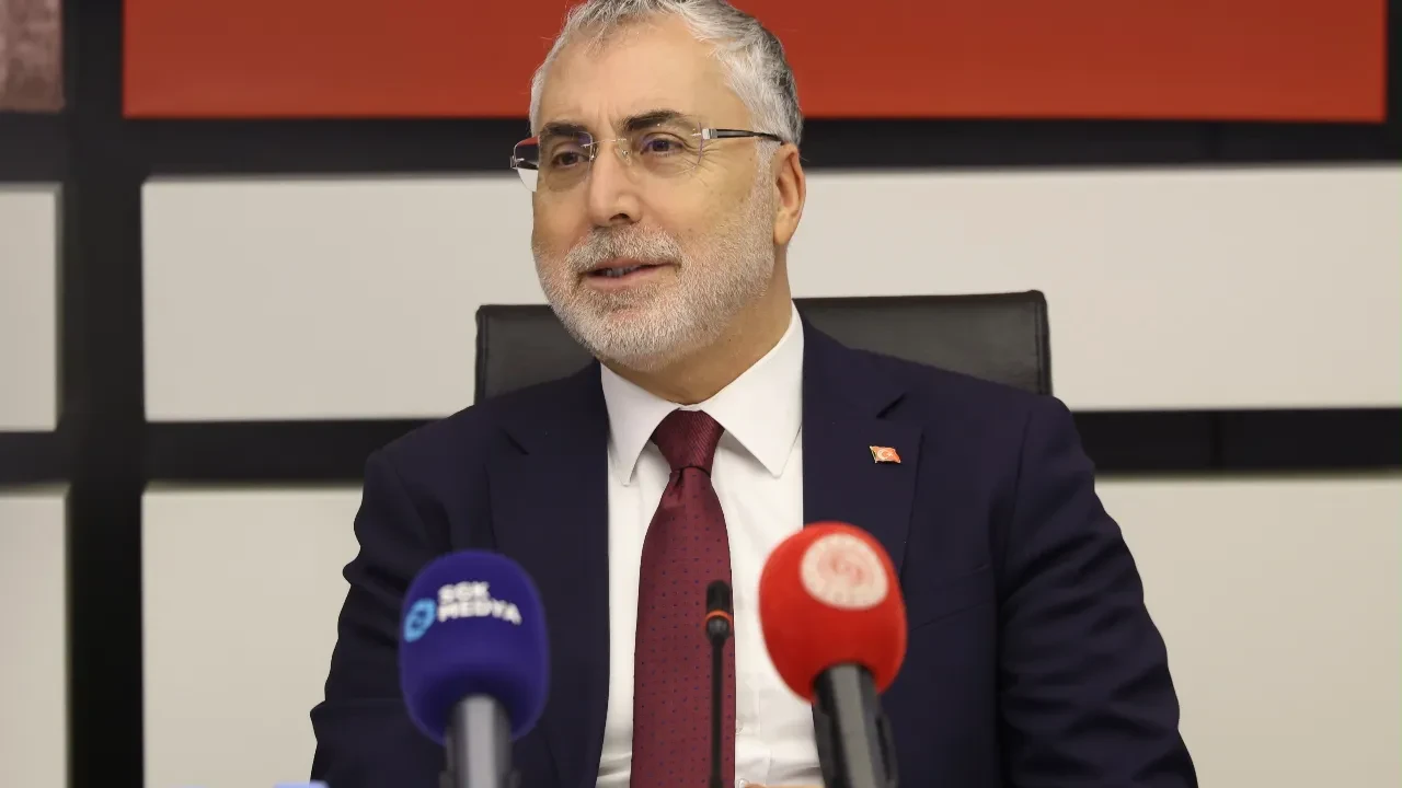 Bakan Işıkhan duyurdu: SGK'dan eczacılara yeni düzenleme