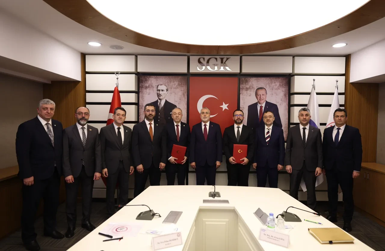 Bakan Işıkhan duyurdu: SGK'dan eczacılara yeni düzenleme