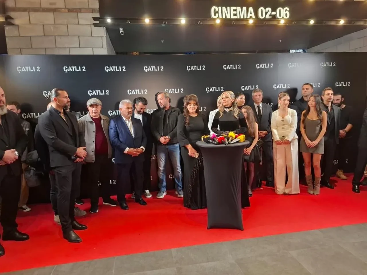 Çatlı 2 filminin galası yapıldı! Abdullah Çatlı'nın kızları babalarının sözünü hatırlattı