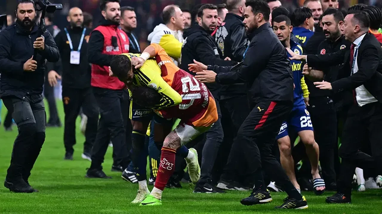 Derbinin faturası ağır oldu: Archie Brown ve Abdülkerim Bardakcı'nın kaçıracağı maçlar belli oldu!