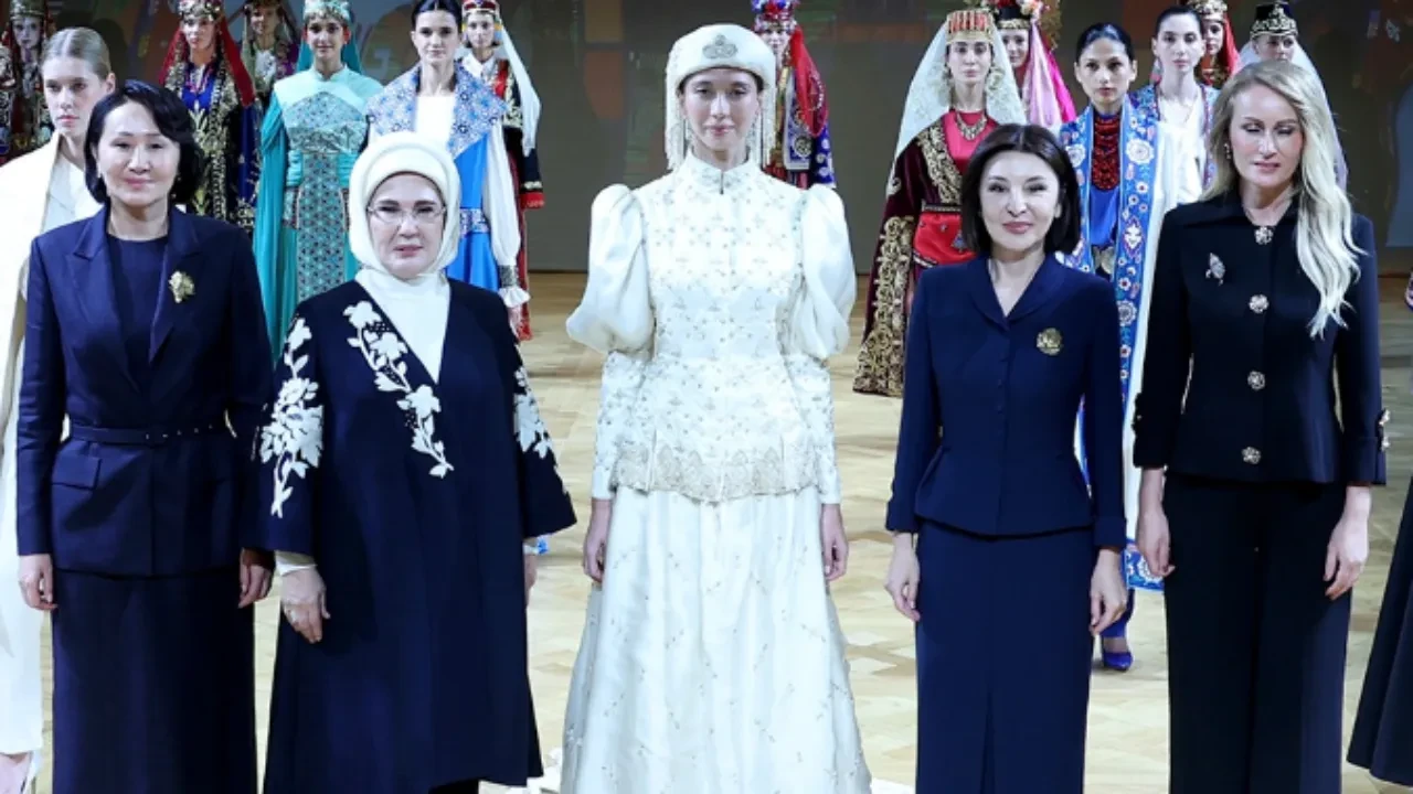 Emine Erdoğan Türk mirasını tanıttı! Defile ve sergi ilgiyle takip edildi