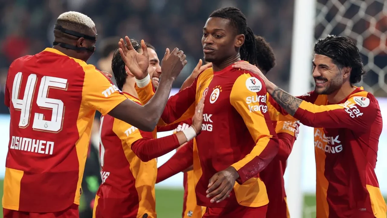Galatasaray'da Okan Buruk, 4-0'lık Konyaspor galibiyetinin ardından mesajı verdi! "Hedefim bu senede de şampiyon olmak"