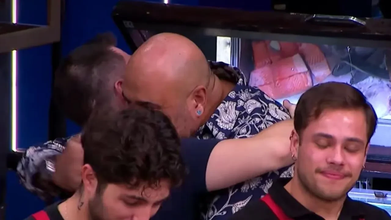 MasterChef’te Tolgahan’ın annesi sözleri geceye damga vurdu! “ Neden benim babam yok?”