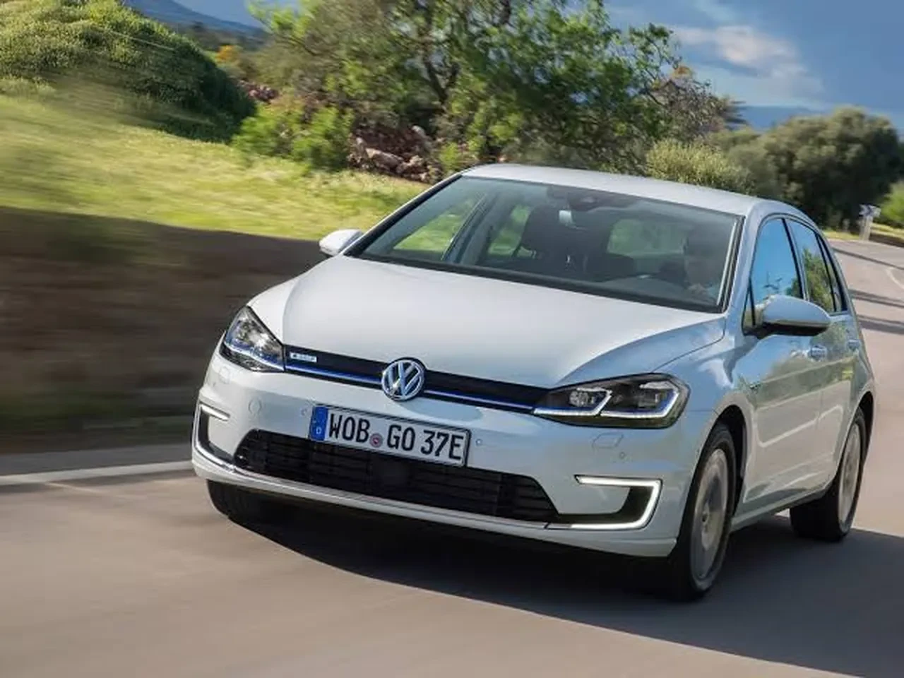 Volkswagen elektrikli Golf projesini durdurdu: Çıkış tarihi ertelendi