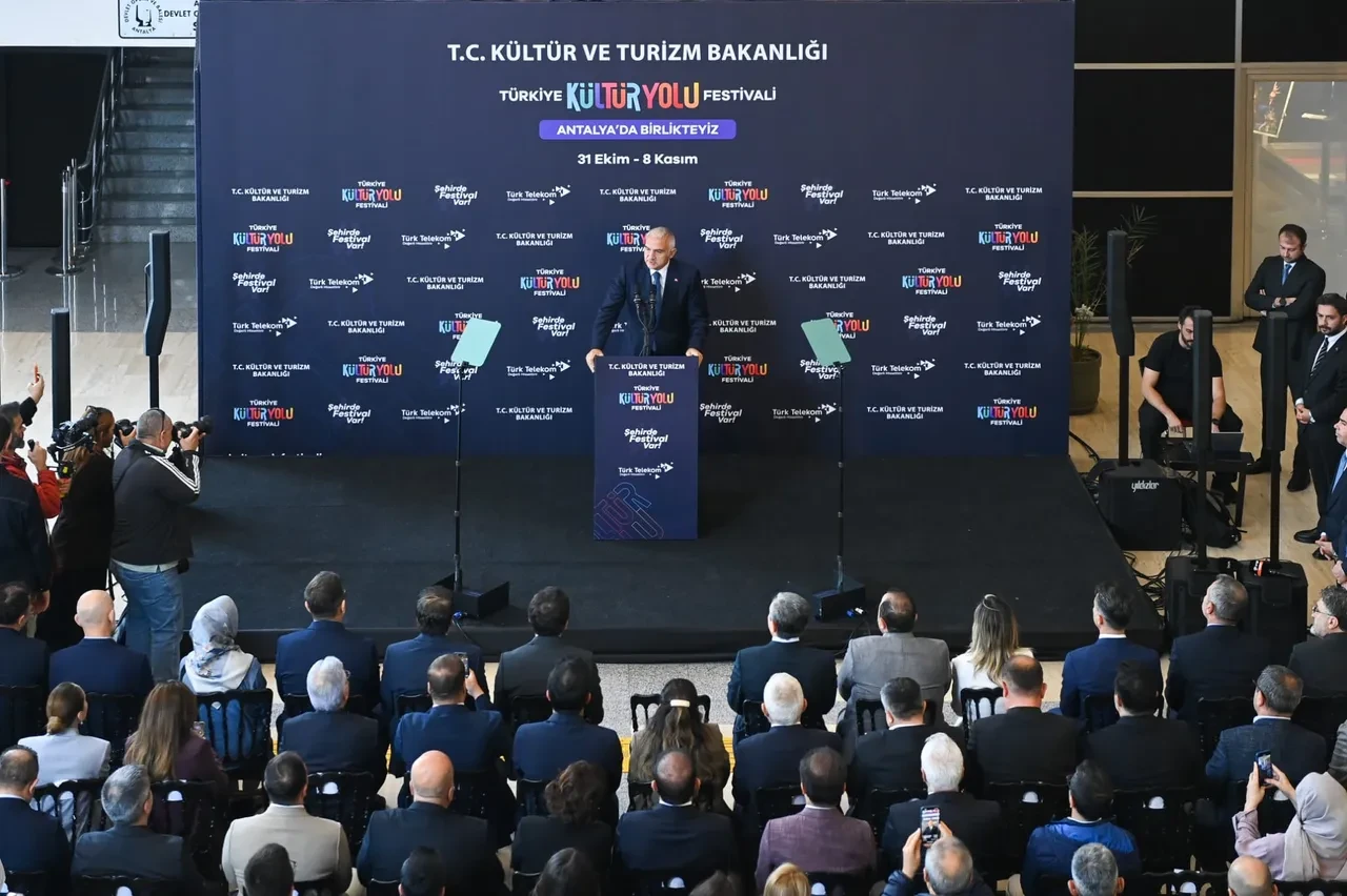 Antalya’da Kültür Yolu heyecanı başladı! Bakan Ersoy 440’tan fazla etkinliğin açılışını yaptı