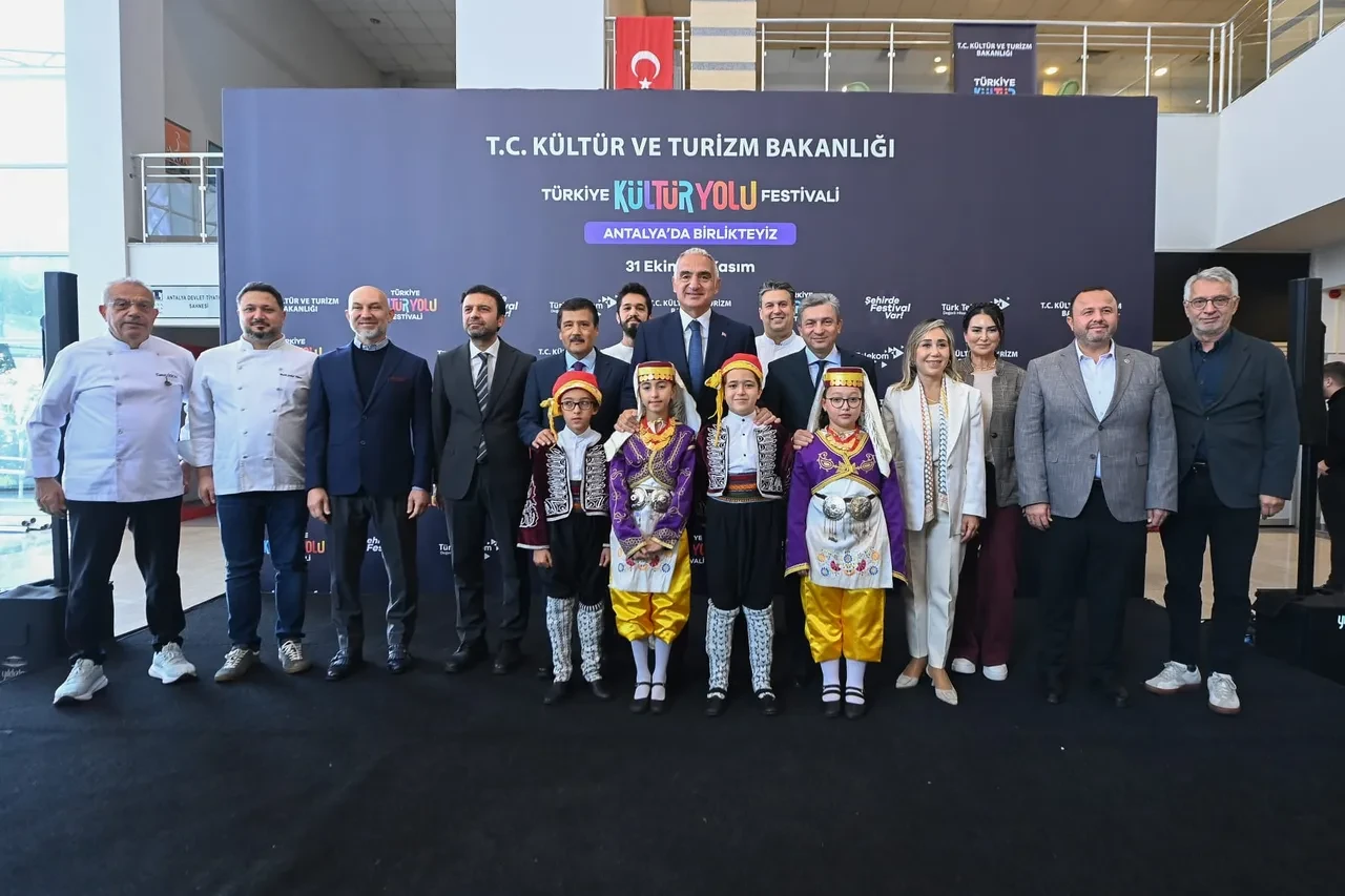 Antalya’da Kültür Yolu heyecanı başladı! Bakan Ersoy 440’tan fazla etkinliğin açılışını yaptı