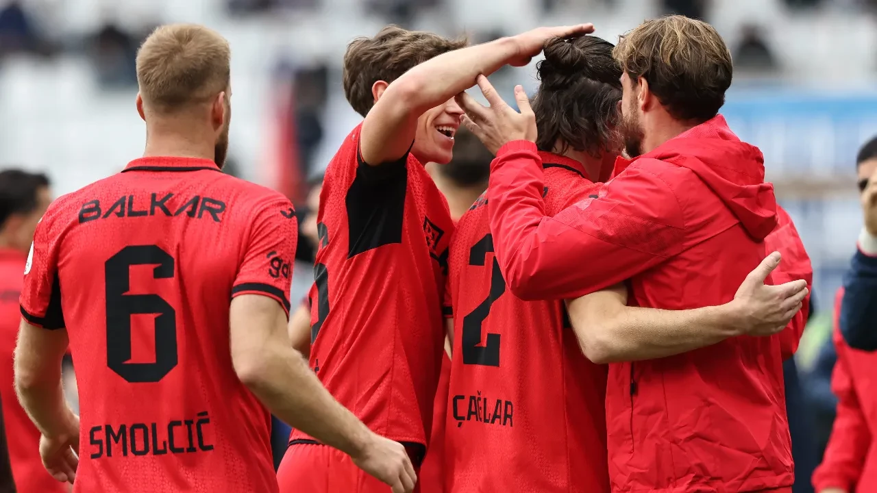 Çorum FK, deplasmanda 3 golle kazandı! Kırmızı-siyahlılar, Erzurumspor FK'yi mağlup etti