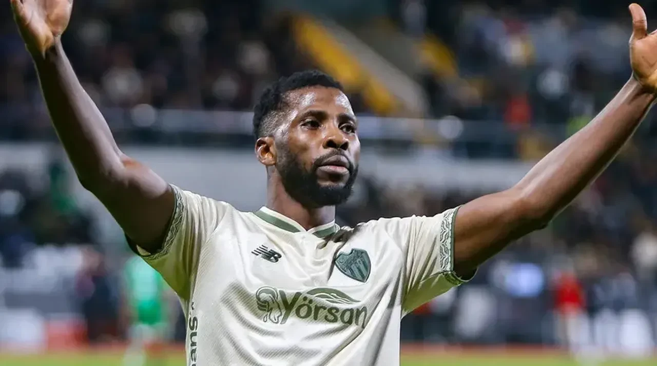 Fenerbahçe yeni forvetini buldu! Transfer için resmi açıklama geldi
