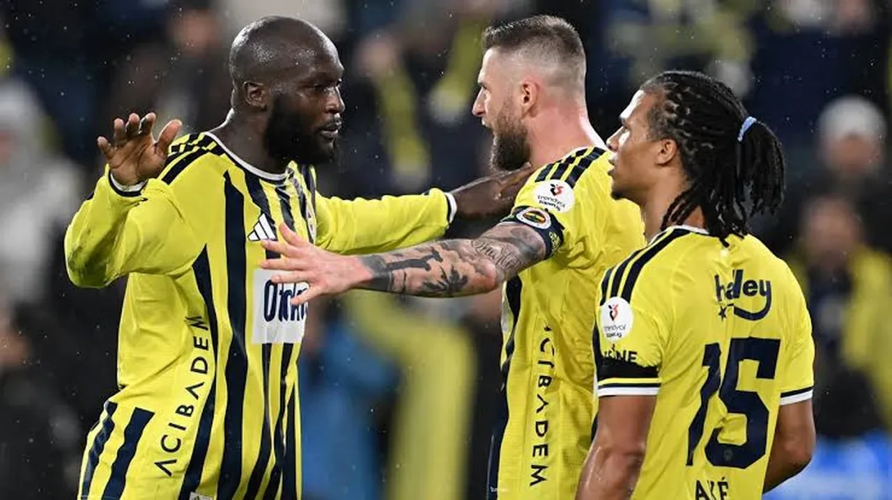 Fenerbahçe'de ayrılık kararı çıktı! Talipleri sıraya girdi: Yeni adresi belli oluyor