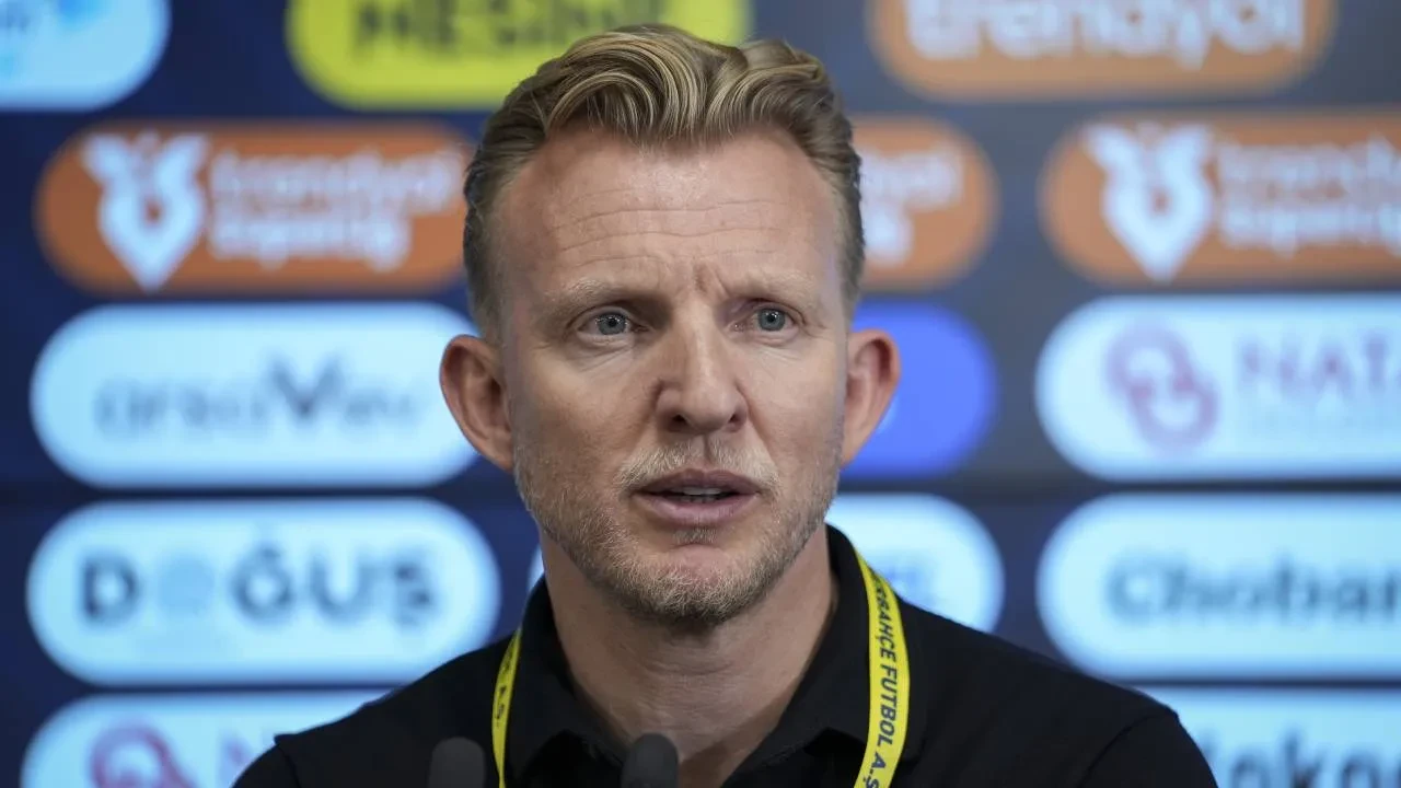 Fenerbahçe'de Kuyt, Göztepe yenilgisini değerlendirdi! "Taraftarlarımızdan özür diliyorum"
