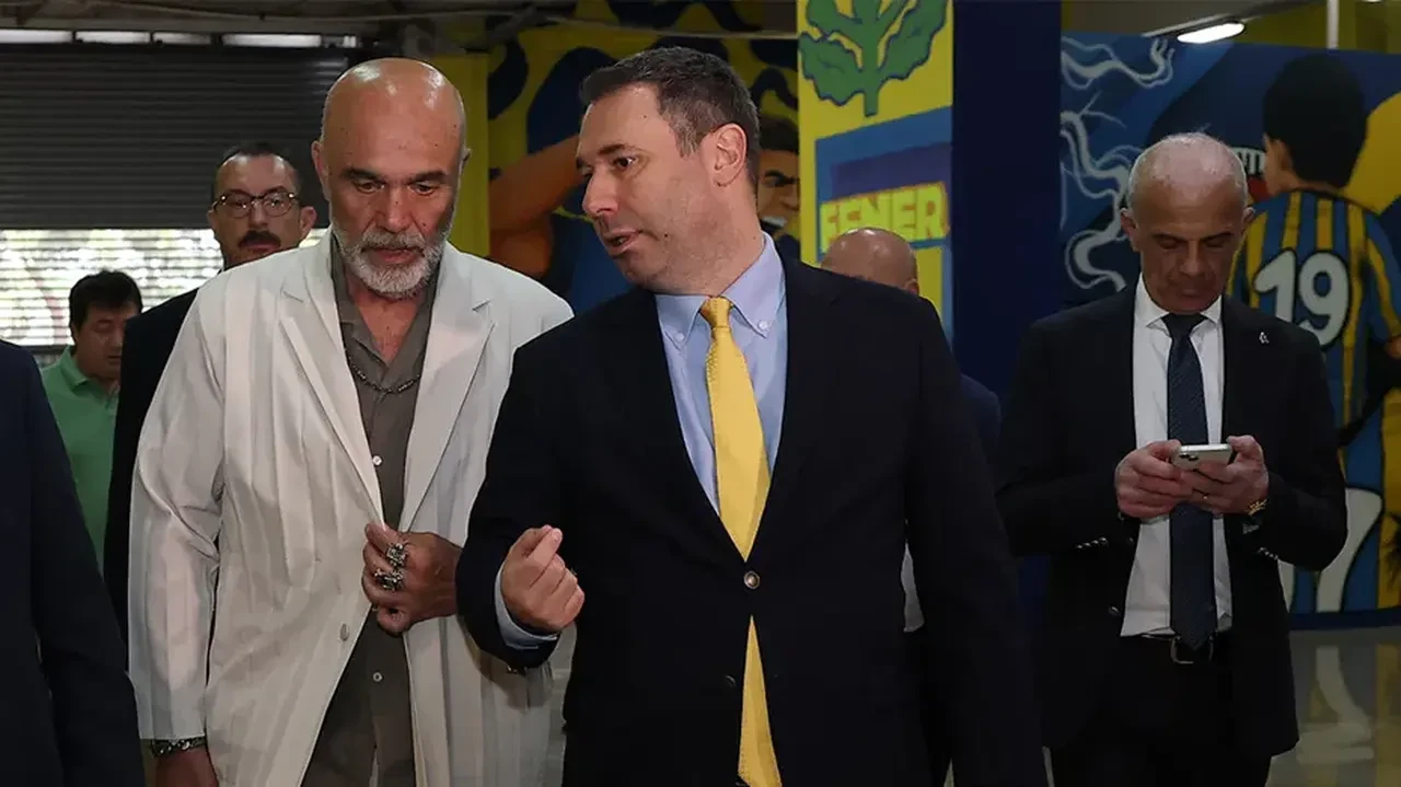 Fenerbahçe'nin yeni teknik direktörü belli oluyor! Aziz Yıldırım herkesi ters köşeye yatırdı: Toplantıda beklenmedik hamle