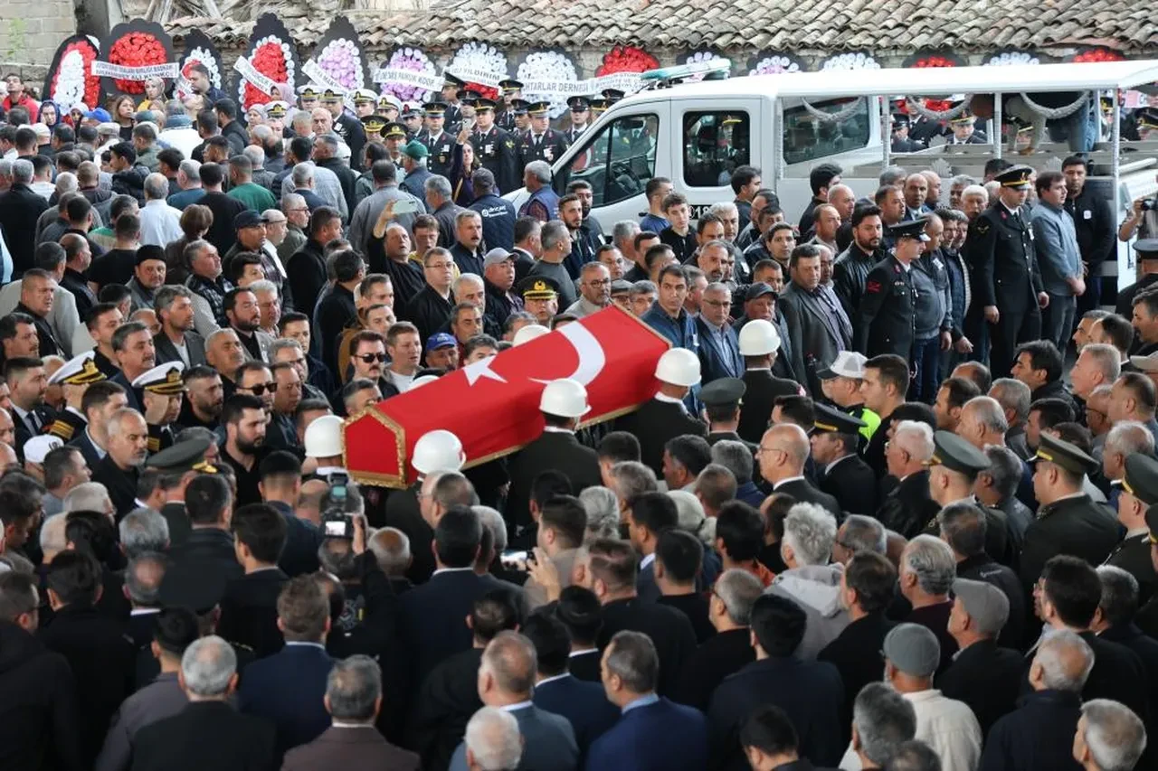Hakkari'de şehit olan Yusuf Sait Ünlü'ye son veda! Babasının sözleri can yaktı: Nikahı olacaktı, mahşere kaldı