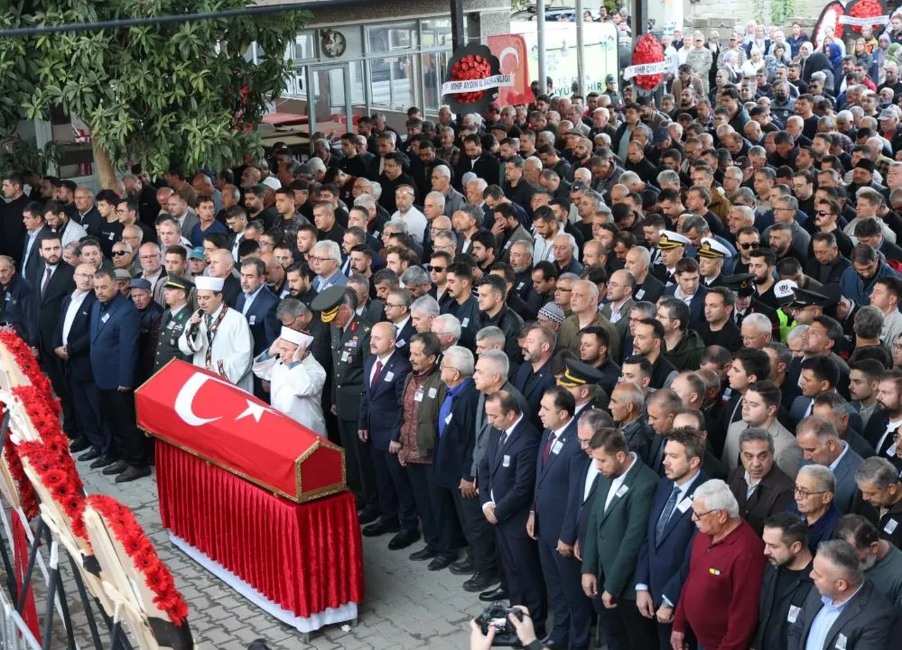 Hakkari'de şehit olan Yusuf Sait Ünlü'ye son veda! Babasının sözleri can yaktı: Nikahı olacaktı, mahşere kaldı