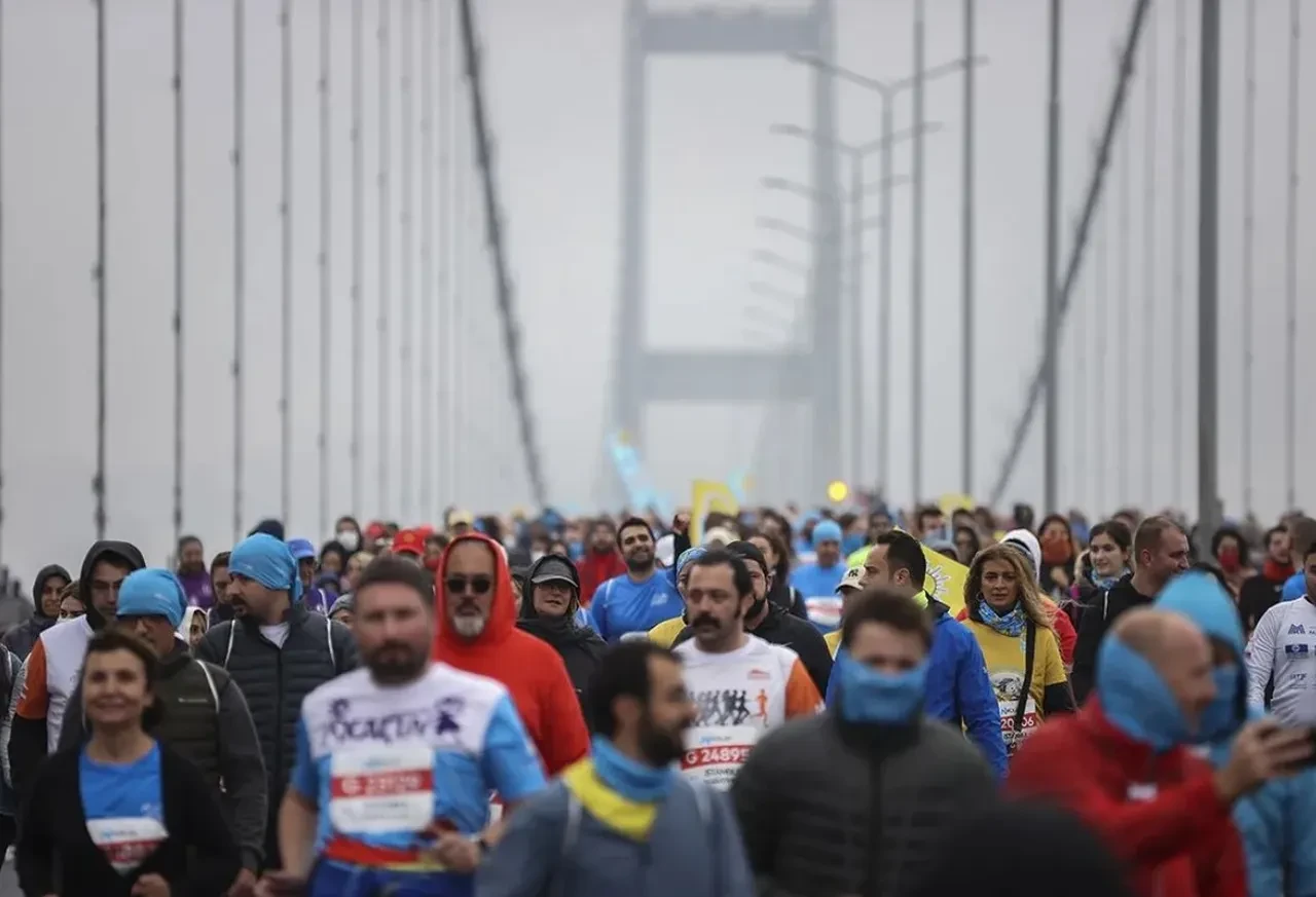 İstanbul'da maraton kısıtlamaları başlıyor: Köprü, tünel ve toplu taşımada dikkat edilmesi gerekenler
