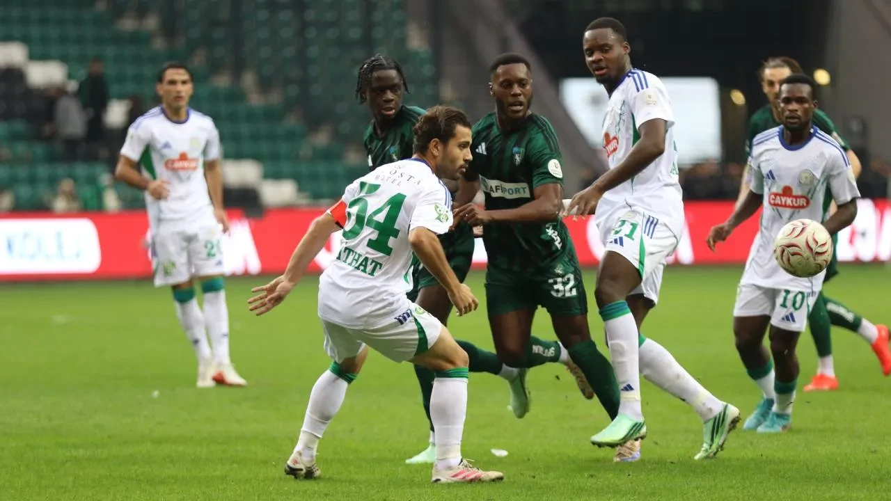 Kocaeli'de gol sesi çıkmadı! Kocaelispor ile Çaykur Rizespor yenişemedi