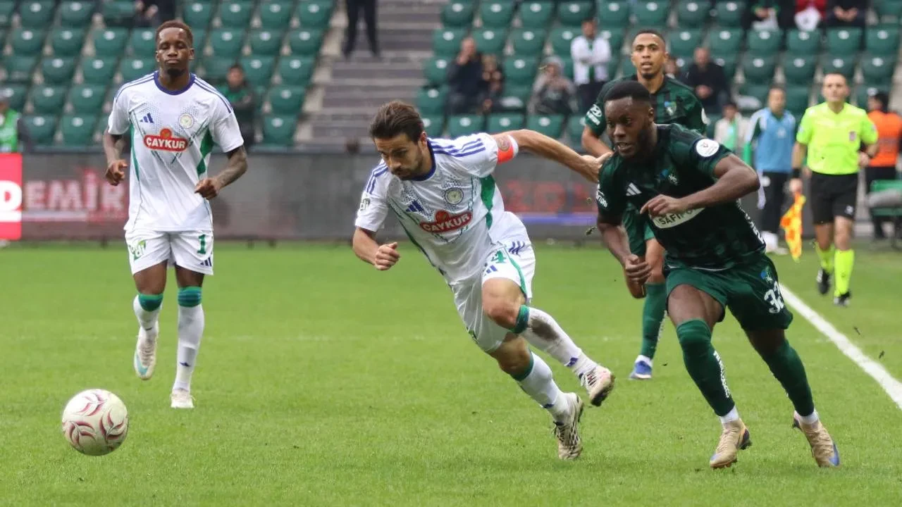 Kocaeli'de gol sesi çıkmadı! Kocaelispor ile Çaykur Rizespor yenişemedi
