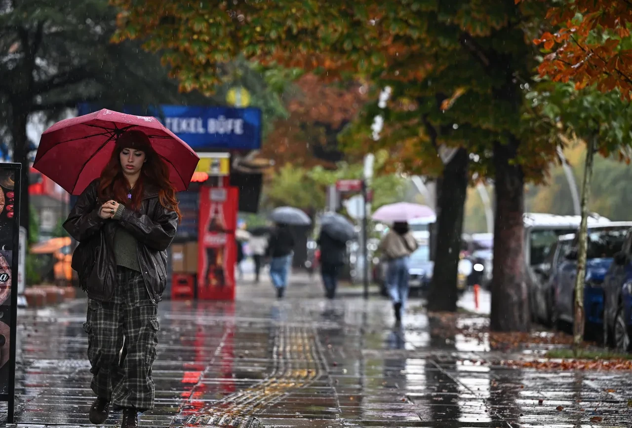 Meteoroloji'den üç ile sarı ve turuncu kodlu uyarı: Pazar günü etkili olacak