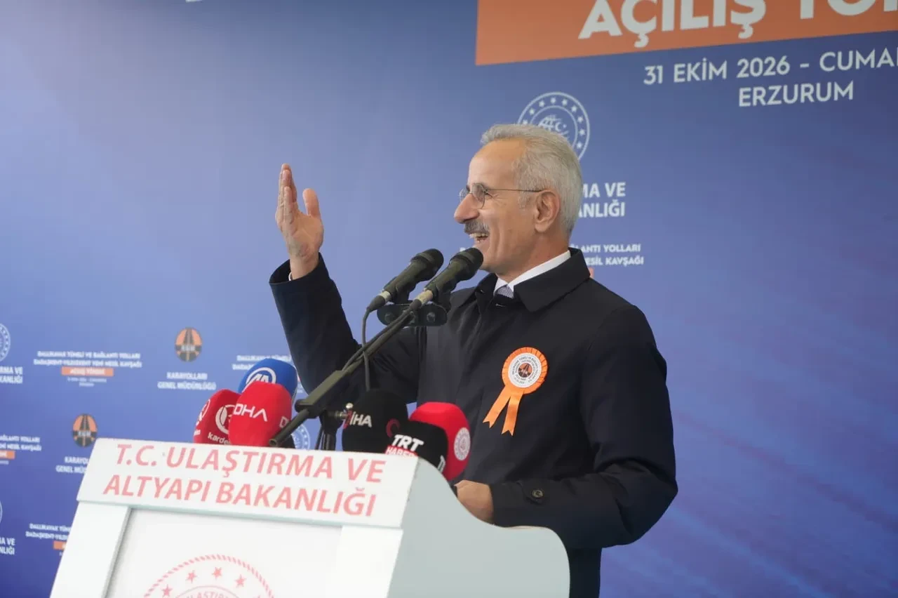 Sivas, Kars ve Erzurum'a hızlı tren geliyor: Bakan Uraloğlu yeni müjdeyi duyurdu!