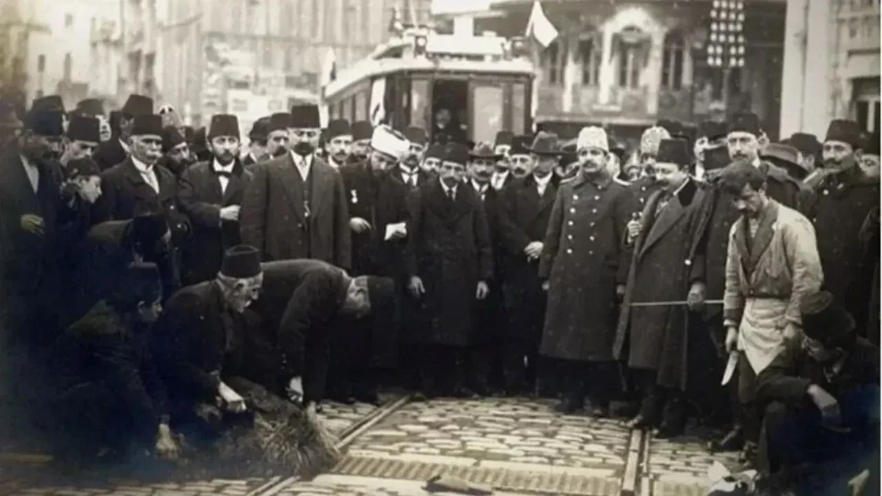 6 Ekim ne günü, okullar tatil mi? 5 6 Ekim okul yarım gün mü?