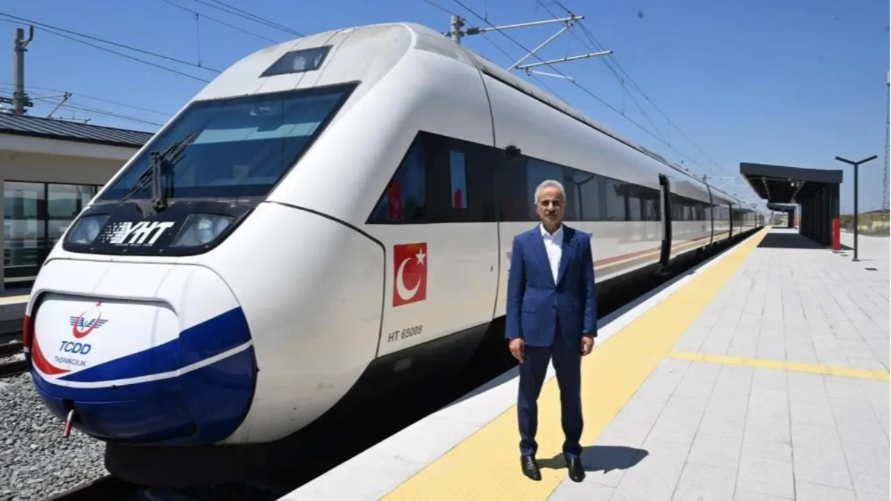 Bakan Uraloğlu duyurdu: Trakya'da tarihi gün: Seyahat süresi 4 saatten 1,5 saate düşecek