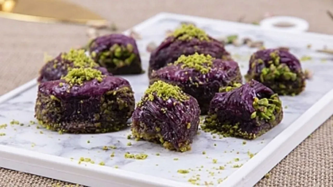 Baklavaya pancar koyulur mu demeyin! MasterChef Nurten’in çıtır pancarlı baklava tarifi 