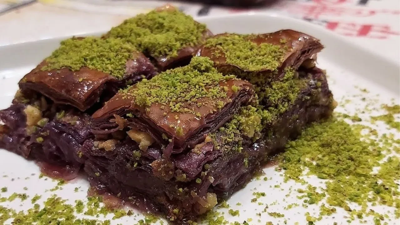 Baklavaya pancar koyulur mu demeyin! MasterChef Nurten’in çıtır pancarlı baklava tarifi 