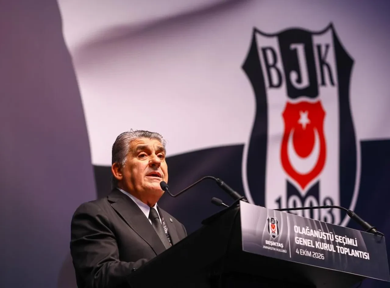 Beşiktaş'ta Serdal Adalı yeniden başkanlığa seçildi