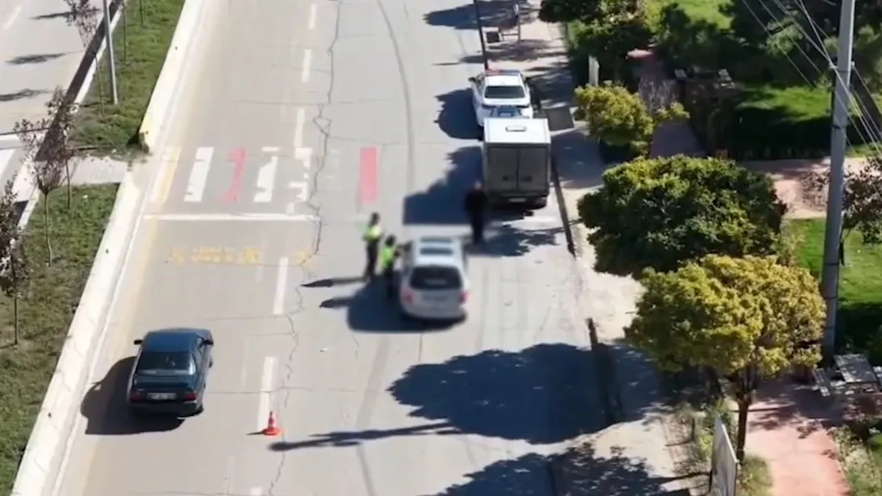 Denetimi görünce koltuk değiştirdi, dron yakaladı