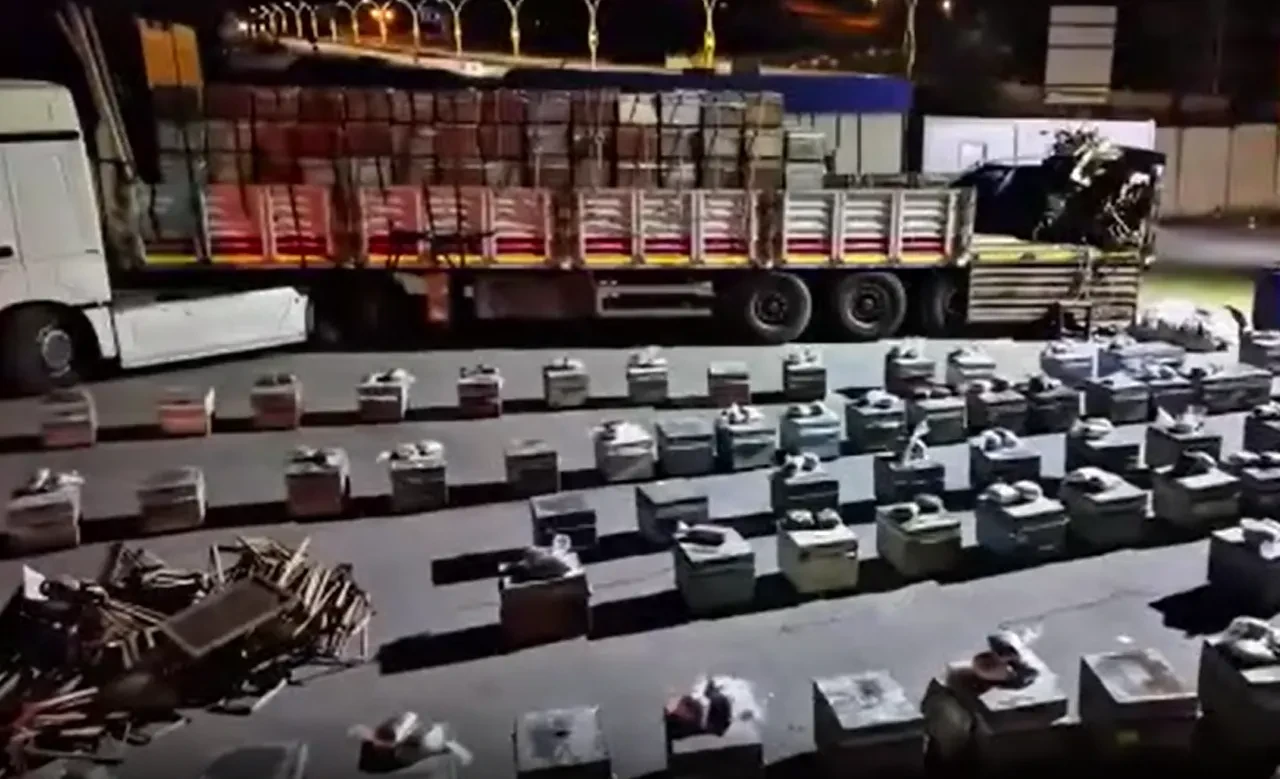 Hakkari’de akılalmaz uyuşturucu sevkiyatı oyunu: Canlı arı kovanlarında 91,1 kilogram zehir ele geçirildi