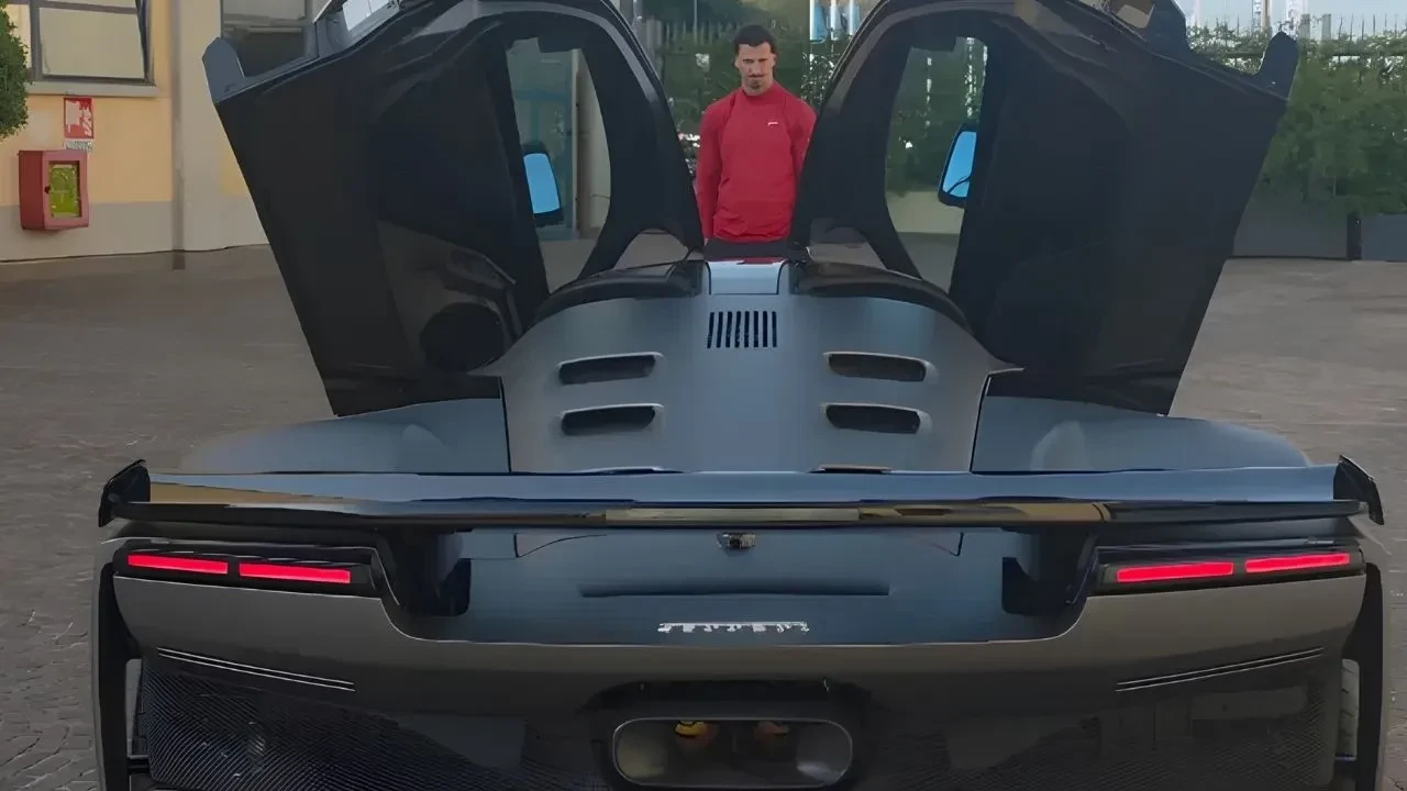 Zlatan Ibrahimovic kendisine doğum günü hediyesi aldı! Fiyatı dudak uçuklattı