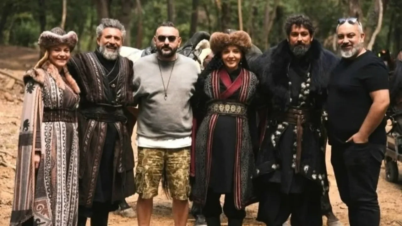 Altın Çağ: Nizamülmülk dizisi için geri sayım başladı! Sultan Melikşah'ı oynayan Alp Navruz'dan ilk poz geldi